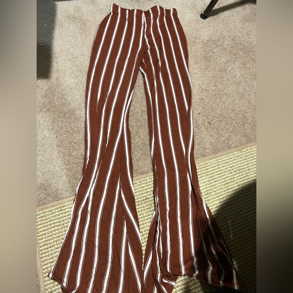 Striped flair leggings
